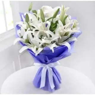 10 white asiatic lilies