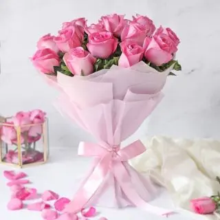 12 Pink Roses Bunch