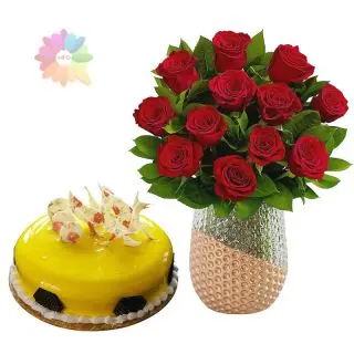15 red roses arranged in glass vase with 1 kg pineapple cake