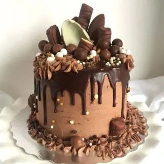  chocolate explosion premium quality anniversary cake 