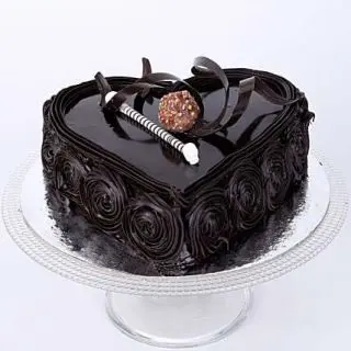 heart shape dark chocolate cake 