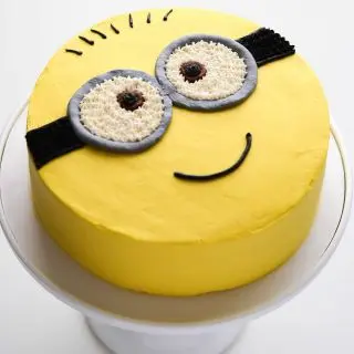  minion shape cake 