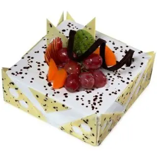 pineapple fresh cream with exotic fruits topping 