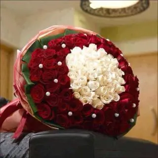 200 Red and White Roses Bunch