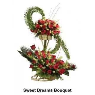2 storey Arrangement of red roses with 2.5 feet he