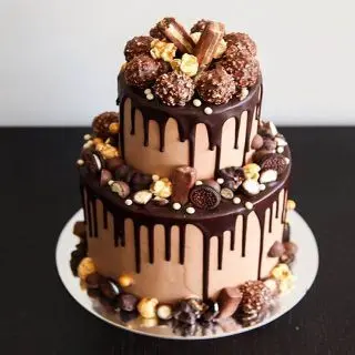 2 storey chocolate explosion cake in 3 kg 