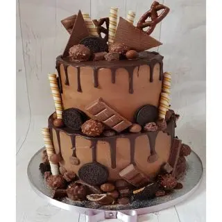 2 tier chocolate explosion cake in 3 kg 