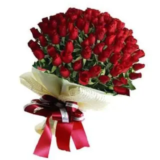 Always Loveable - a exotic looking bunch of 50 Red Roses