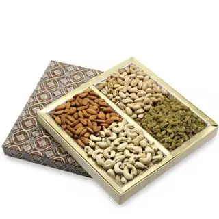 Box of  Half kg Assorted Dryfruits including Cashew, Pistachio, almonds, and raisin 