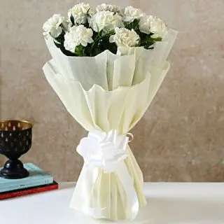 25 white carnations Bunch