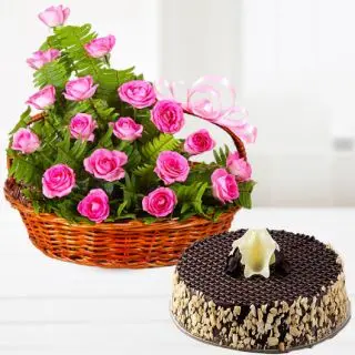 Basket of 15 pink roses with chocolate walnut cake 