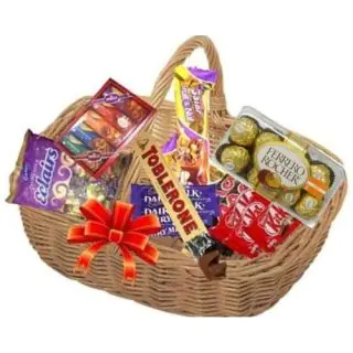 Basket of assorted 20 exclusive chocolates  