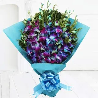 Beautiful Bouquet of 15  blue orchids 