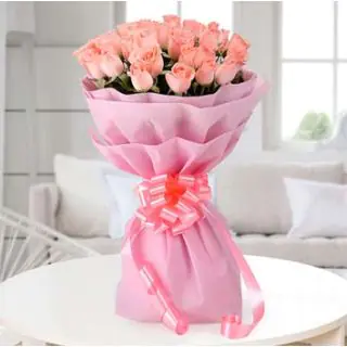 Beautiful hand bouquet of 25 pink roses 
