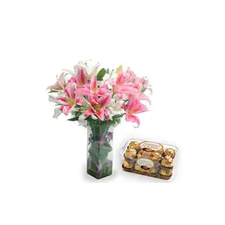 Bouquet Of 10 Oriental Lilies In Glass Vase With 16 pcs Ferrero Rocher Chocolate