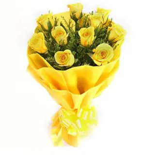 Bunch of 10 yellow roses 
