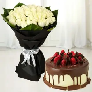 Bunch of 30 white roses with choco strawberry cool cake 