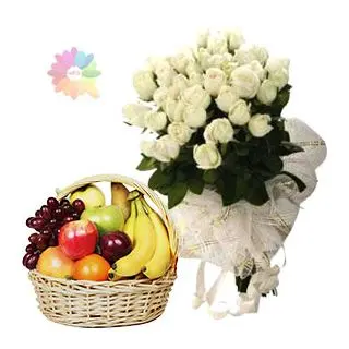 Bunch of 30 white roses with 3 kg mix fruit basket