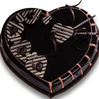 Heart shape Dutch truffle 1 kg premium quality cake