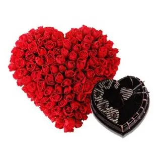 50 red rose heart heart shape arrangement with 1 kg heart shap chocolate fantasy cake