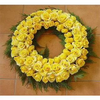 Wreath of Beautiful yellow roses