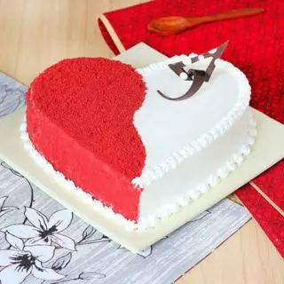  heart shape red velvet vanilla cocktail anniversary cake 