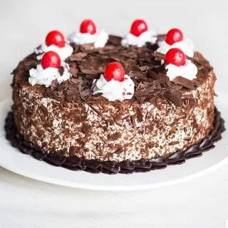 2 kg black forest fresh cream cake 