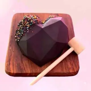 Half kg chocolate pinata cake 
