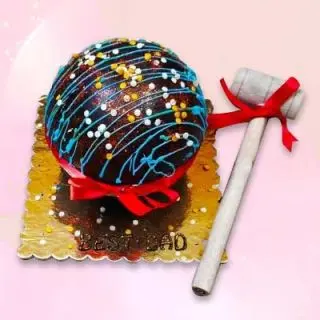 Half kg chocolates pinata cake 