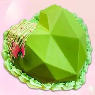 Half kg Heart shape kiwi pinata cake 