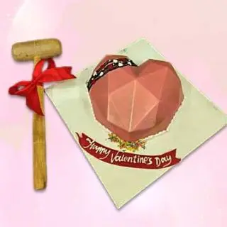 Half kg pinata cake in raspberry favour 