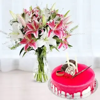 Vase arrangement of 10 pink and white lilies with 1 kg strawberry cool cake 